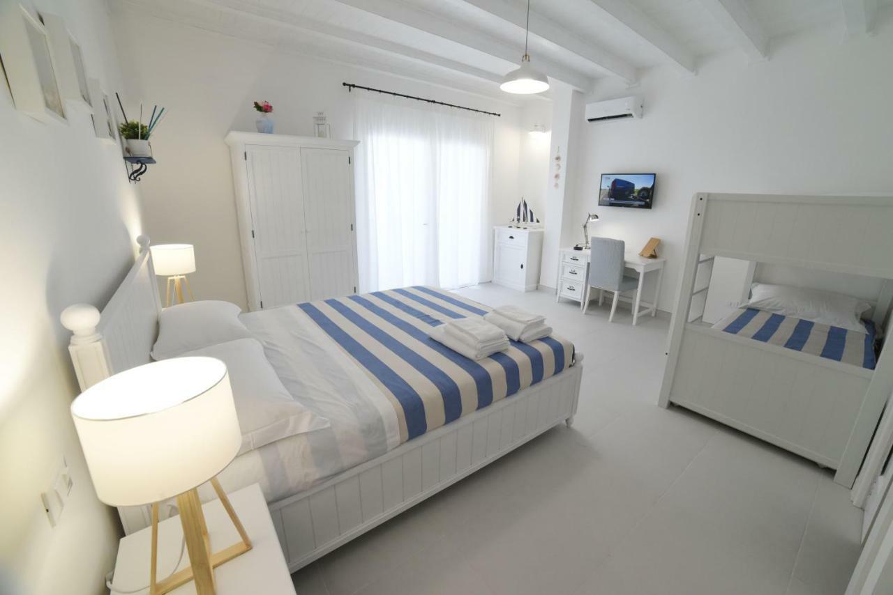 Latino Rent Room B&B Vista Mare Порто-Чезарео Екстер'єр фото