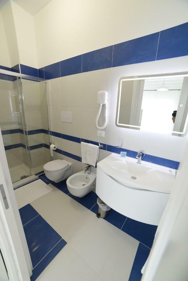 Latino Rent Room B&B Vista Mare Порто-Чезарео Екстер'єр фото