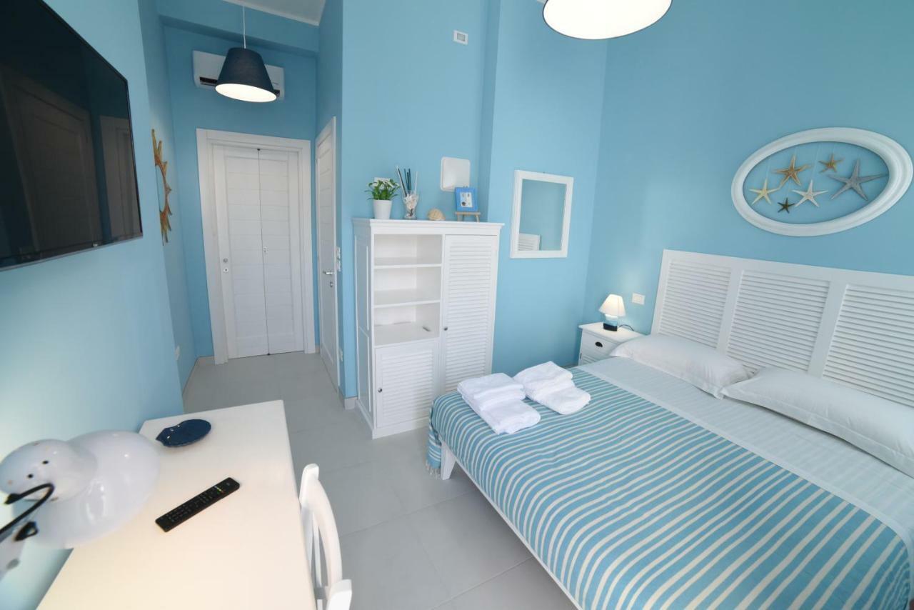 Latino Rent Room B&B Vista Mare Порто-Чезарео Екстер'єр фото