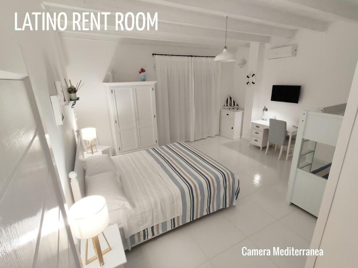Latino Rent Room B&B Vista Mare Порто-Чезарео Екстер'єр фото